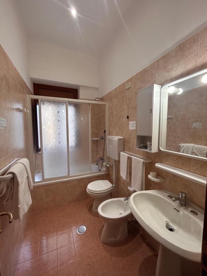 Il Nocchiero City Hotel โซเวราโต มาริน่า ภายนอก รูปภาพ