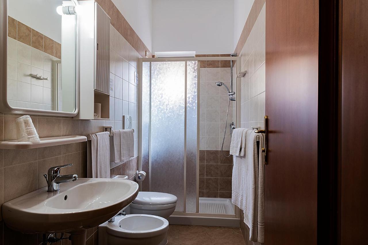 Il Nocchiero City Hotel โซเวราโต มาริน่า ภายนอก รูปภาพ
